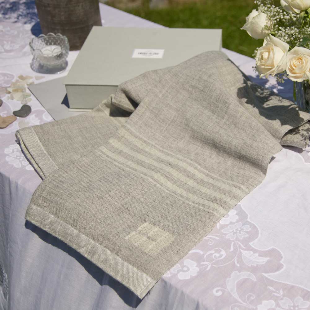 Heritage Throw on wedding table