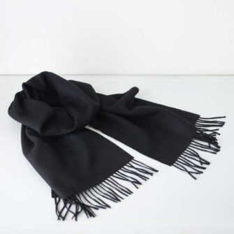 Baby alpaca scarf in black